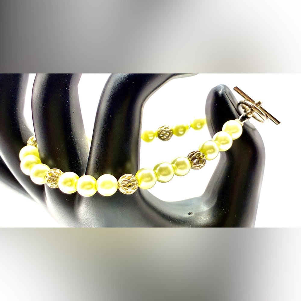 Vintage Mint Green Faux Pearls with Silver Findings/Spacers & Toggle Clasp 7.75”